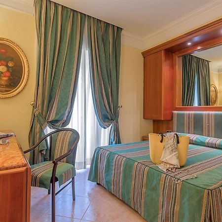 Raeli Hotel Luce Roma Esterno foto