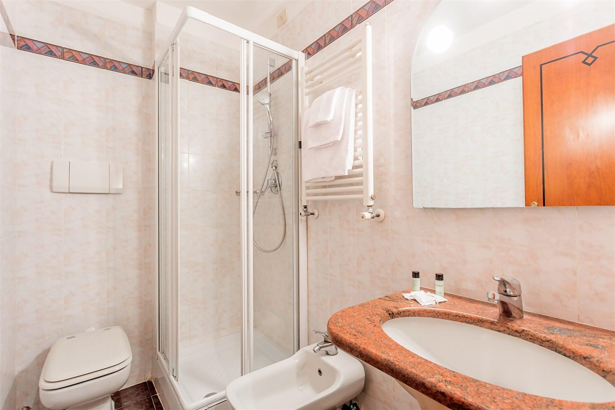 Raeli Hotel Luce Roma Esterno foto