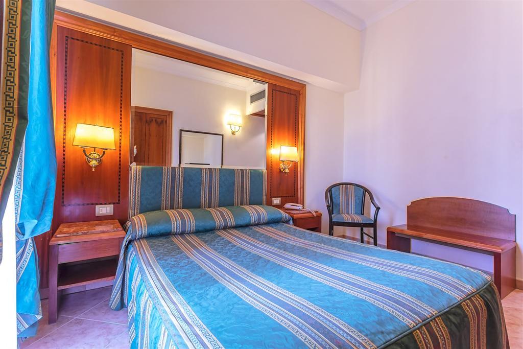 Raeli Hotel Luce Roma Esterno foto