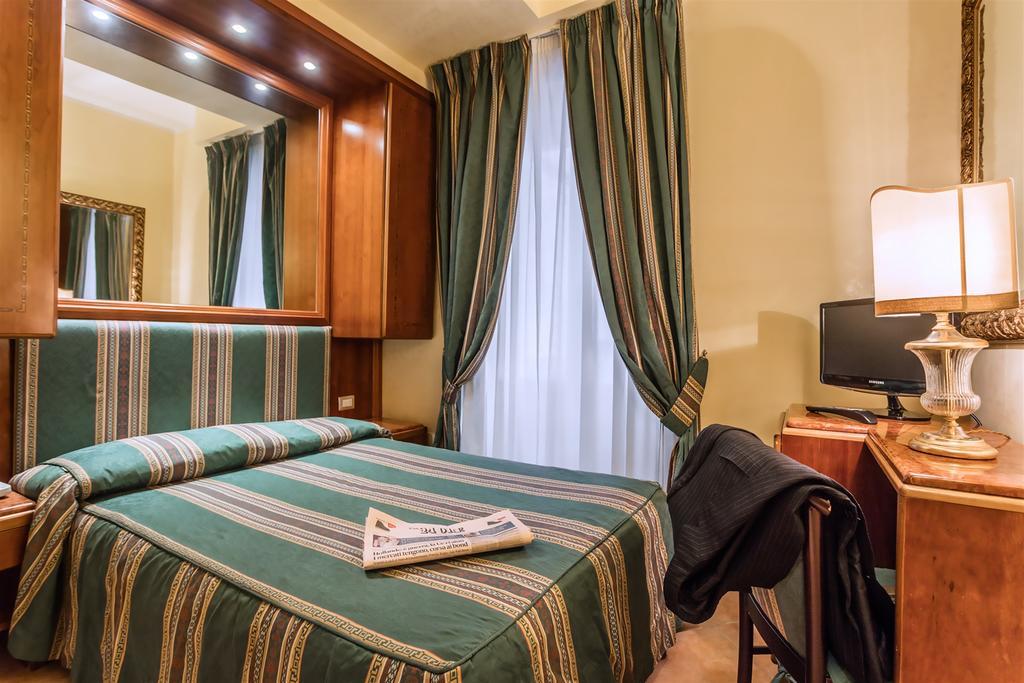 Raeli Hotel Luce Roma Esterno foto