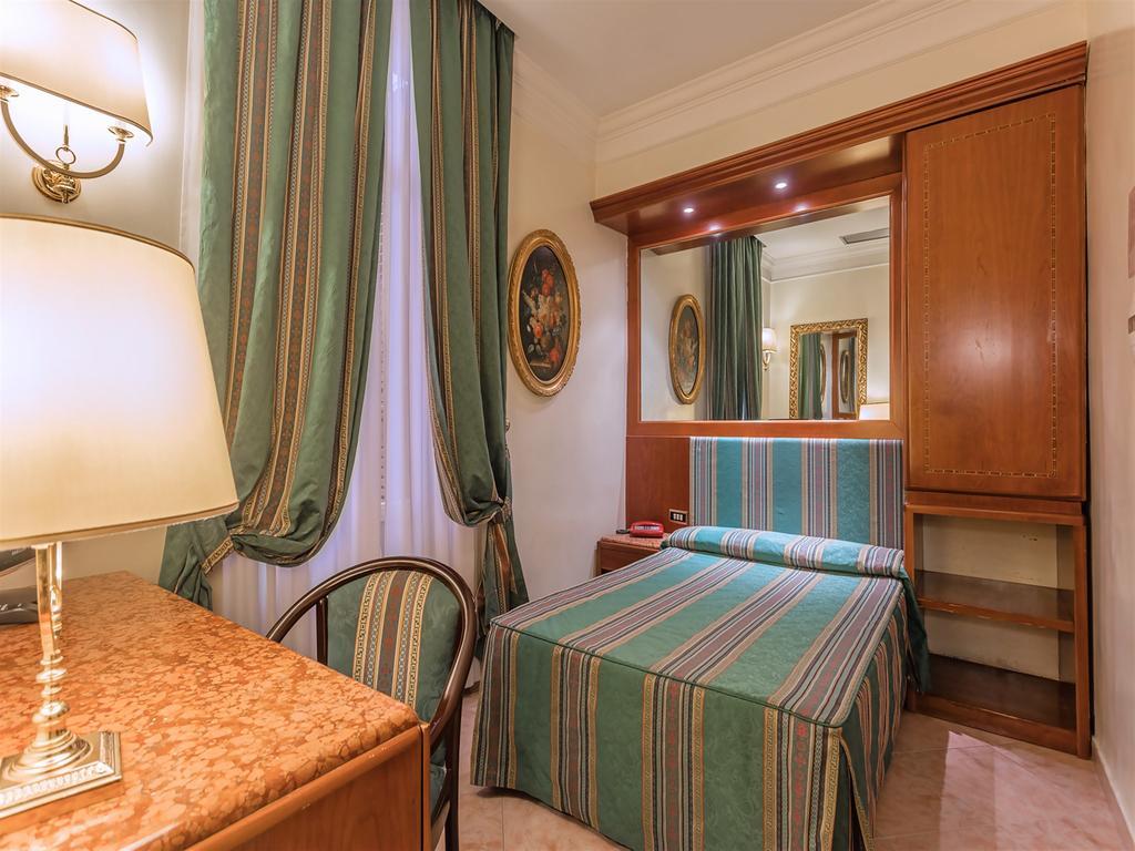 Raeli Hotel Luce Roma Esterno foto