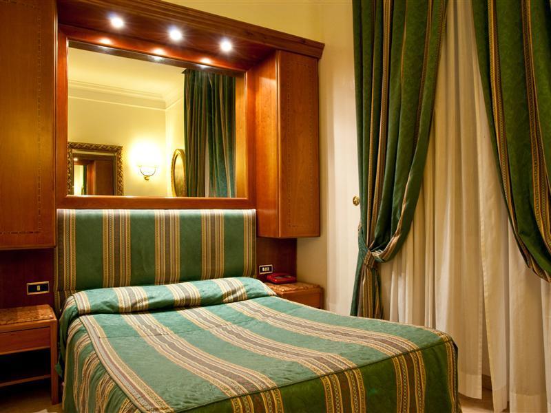 Raeli Hotel Luce Roma Esterno foto
