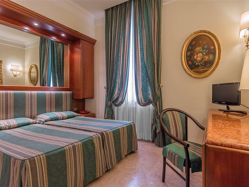 Raeli Hotel Luce Roma Esterno foto
